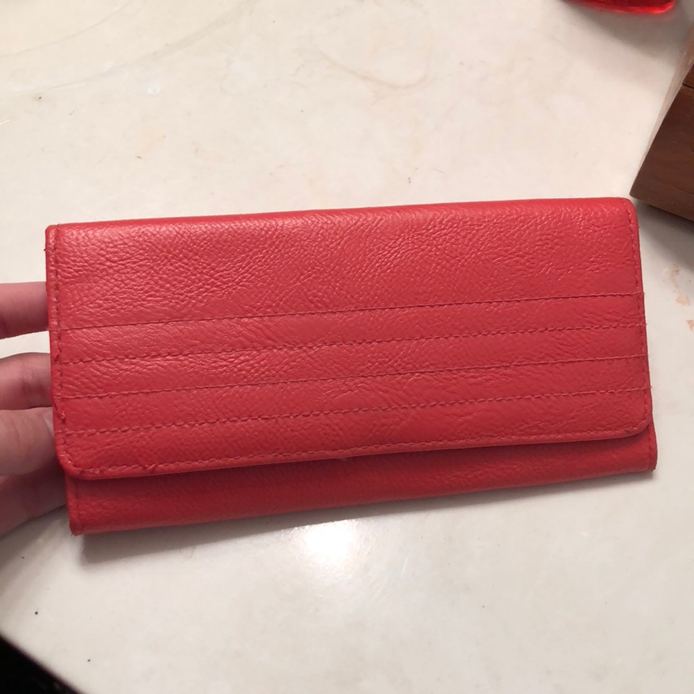 coral clutch